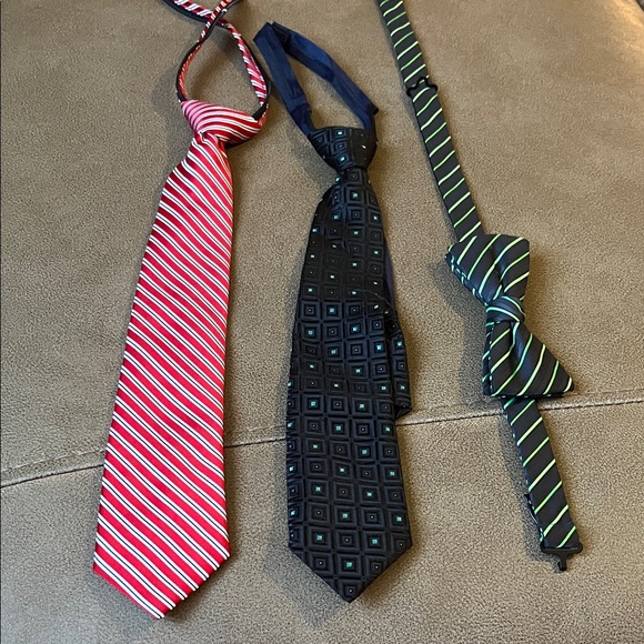 J. Khaki Red and White Striped Tie - Picture 1 of 4